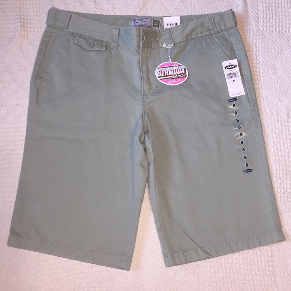NWT Old Navy Sz 8 sage green Bermuda shorts